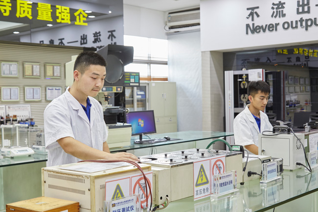 东莞制造业怎样做品牌？？这家工业企业签下甄子丹任代言人